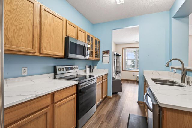 11357 Aberdeen Circle NE B, Blaine, MN 55449