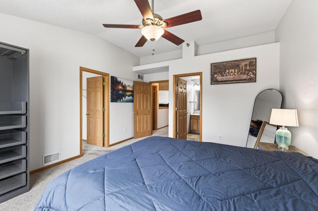 11357 Aberdeen Circle NE B, Blaine, MN 55449