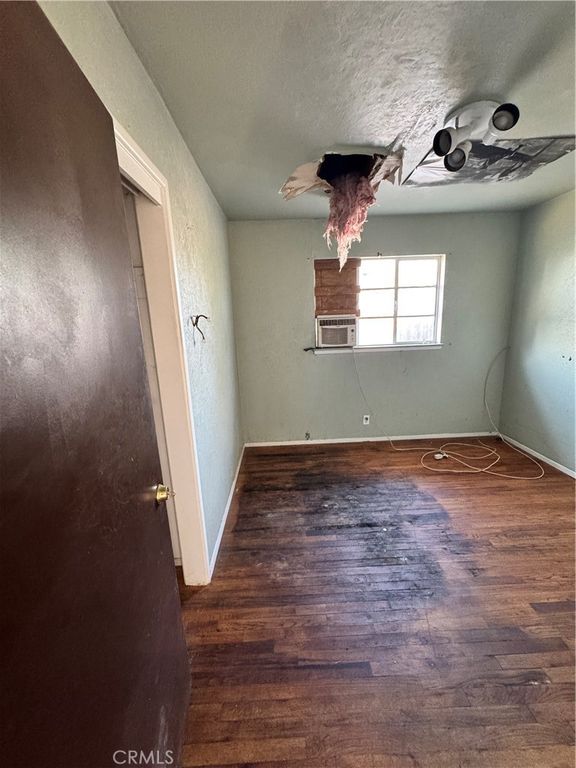 Image 10 of property listing at 5703 E Hampton, Fresno, CA 93727