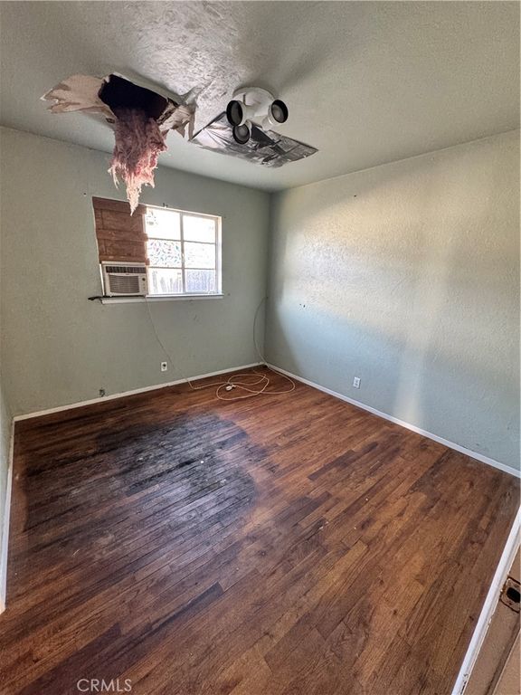 Image 11 of property listing at 5703 E Hampton, Fresno, CA 93727