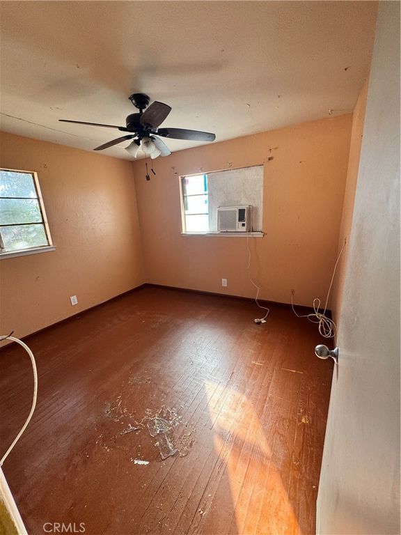 Image 17 of property listing at 5703 E Hampton, Fresno, CA 93727