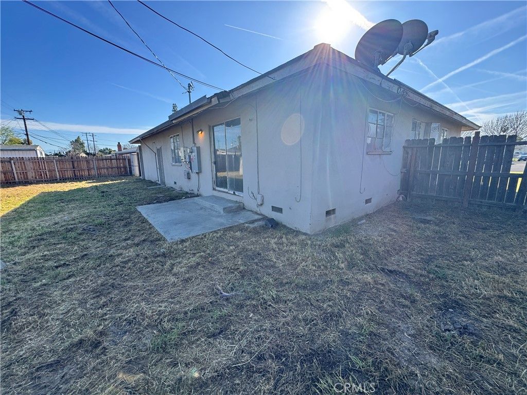 Image 24 of property listing at 5703 E Hampton, Fresno, CA 93727