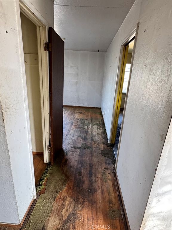 Image 3 of property listing at 5703 E Hampton, Fresno, CA 93727