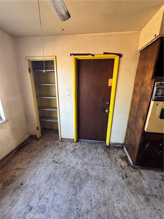 Image 6 of property listing at 5703 E Hampton, Fresno, CA 93727