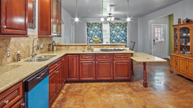 1401 Watson Drive, Deer Park, TX 77536