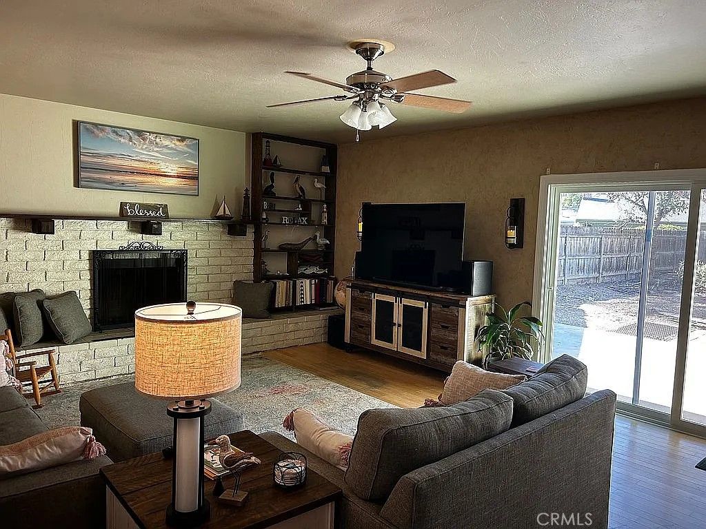 Image 13 of property listing at 1046 W Princeton Avenue, Visalia, CA 93277