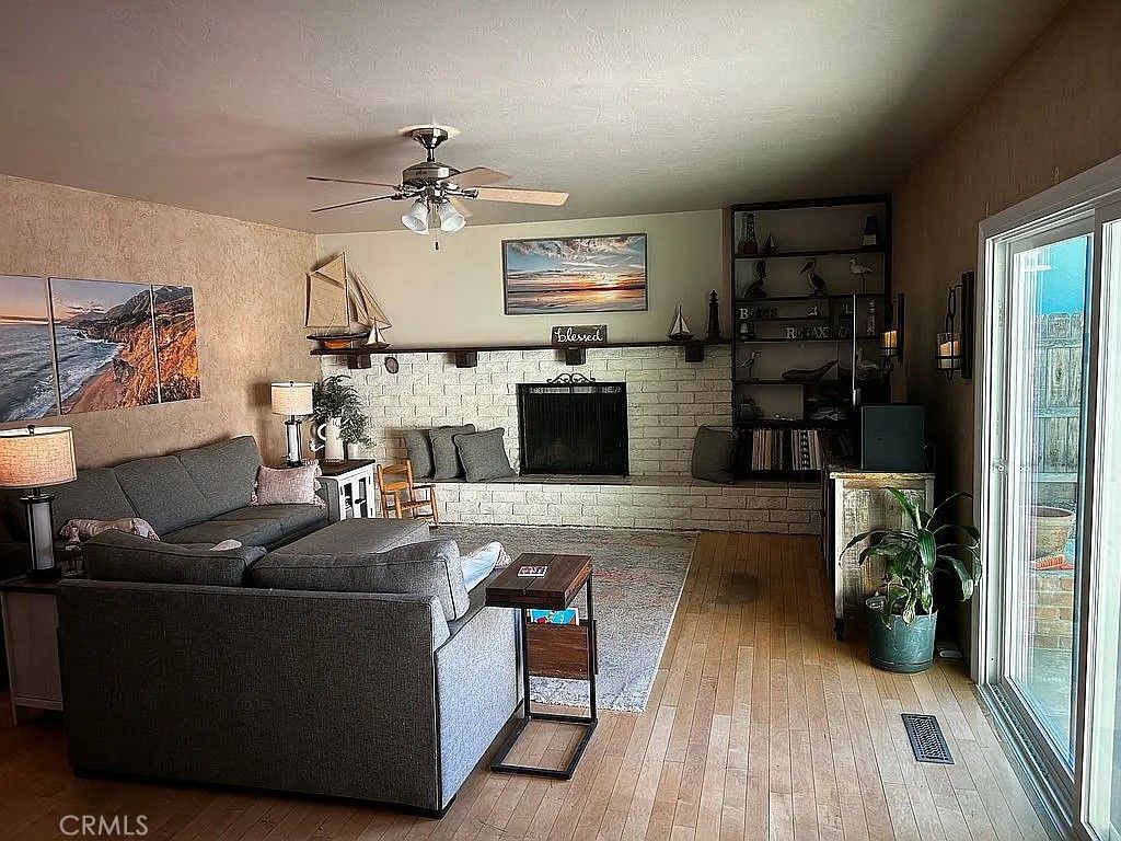 Image 14 of property listing at 1046 W Princeton Avenue, Visalia, CA 93277