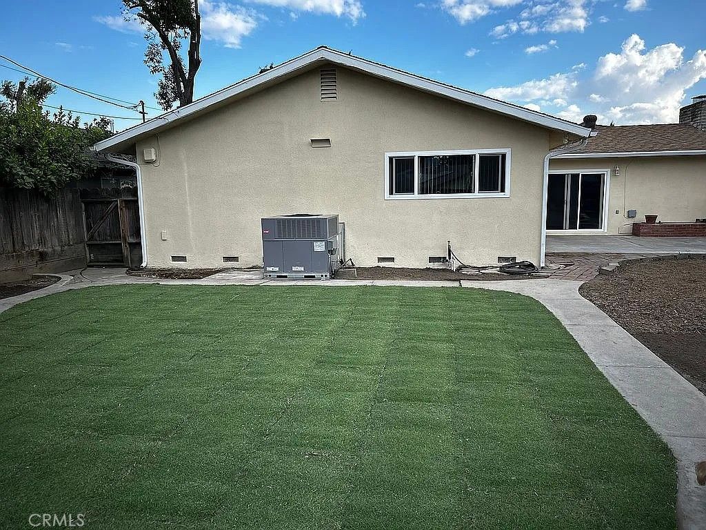 Image 18 of property listing at 1046 W Princeton Avenue, Visalia, CA 93277