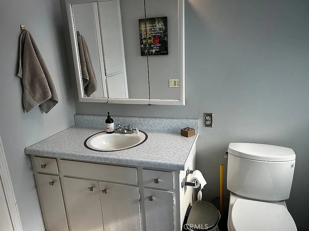 Image 6 of property listing at 1046 W Princeton Avenue, Visalia, CA 93277