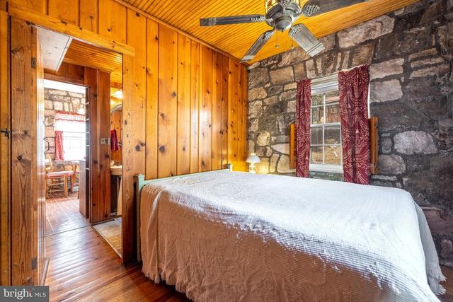 195 N LAWYER DR, Stanley, VA 22851