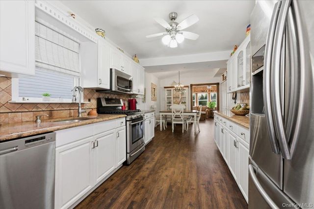 80 Newport Road, Island Park, NY 11558