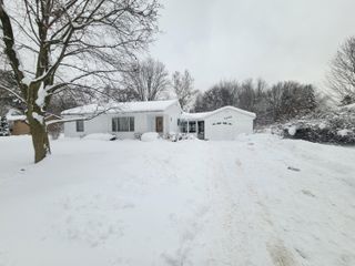 2288 W Giles Road, Muskegon, MI 49445