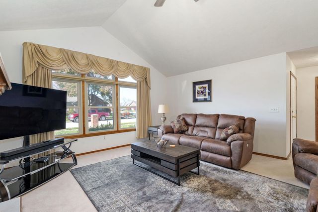 3556 S Swan Avenue, Springfield, MO 65807