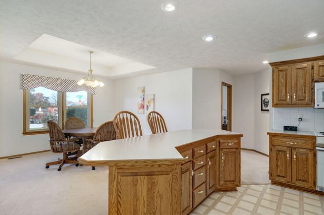 3556 S Swan Avenue, Springfield, MO 65807