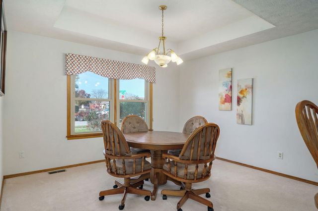 3556 S Swan Avenue, Springfield, MO 65807