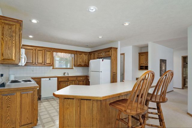 3556 S Swan Avenue, Springfield, MO 65807