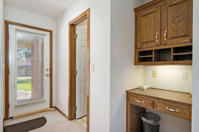 3556 S Swan Avenue, Springfield, MO 65807