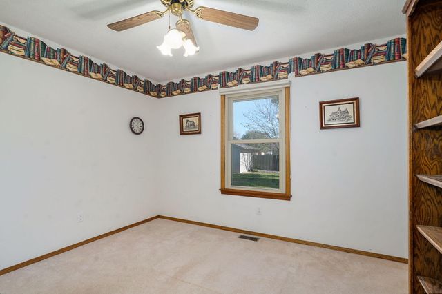 3556 S Swan Avenue, Springfield, MO 65807