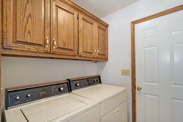 3556 S Swan Avenue, Springfield, MO 65807