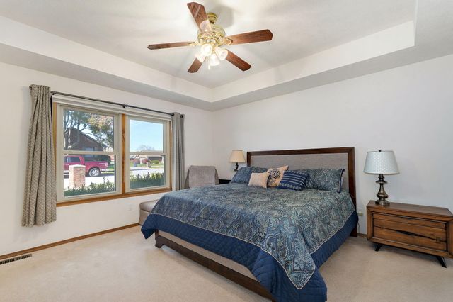 3556 S Swan Avenue, Springfield, MO 65807