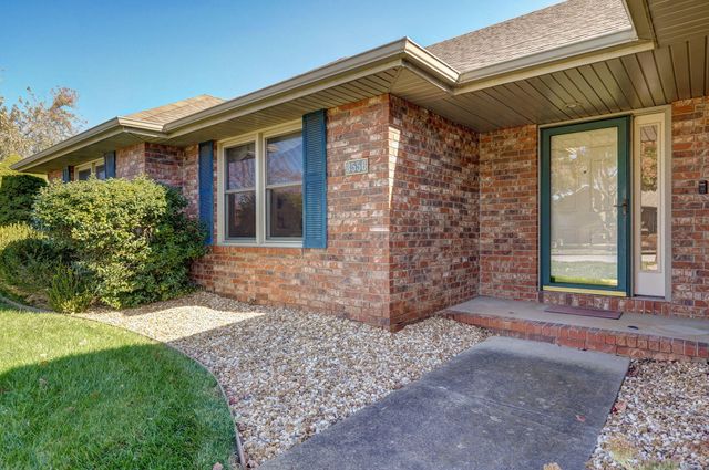 3556 S Swan Avenue, Springfield, MO 65807