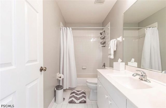 8451 Southbridge DR 3, Estero, FL 33967