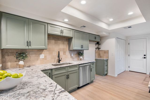 6119 N Black Bear Loop, Tucson, AZ 85750