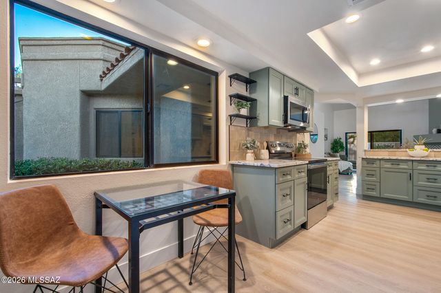 6119 N Black Bear Loop, Tucson, AZ 85750