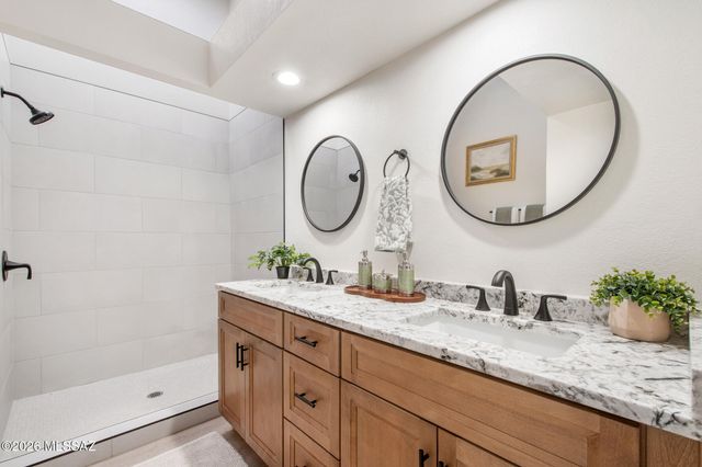 6119 N Black Bear Loop, Tucson, AZ 85750