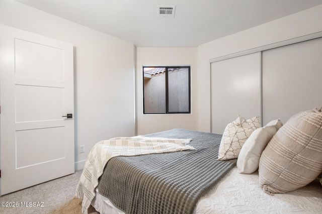 6119 N Black Bear Loop, Tucson, AZ 85750