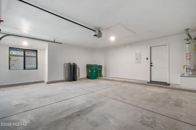 6119 N Black Bear Loop, Tucson, AZ 85750