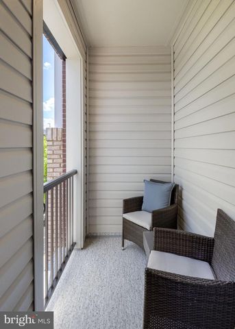 2560 NEABSCO COMMON PL, Woodbridge, VA 22191