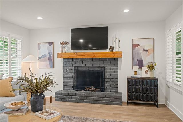 7205 W 101st Street, Overland Park, KS 66212