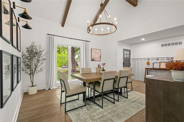 7205 W 101st Street, Overland Park, KS 66212