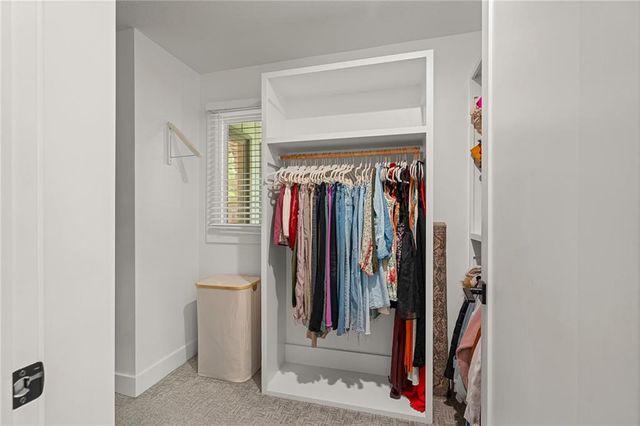 7205 W 101st Street, Overland Park, KS 66212