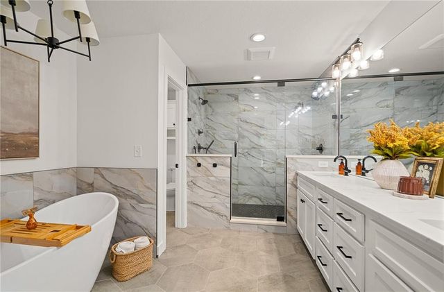 7205 W 101st Street, Overland Park, KS 66212