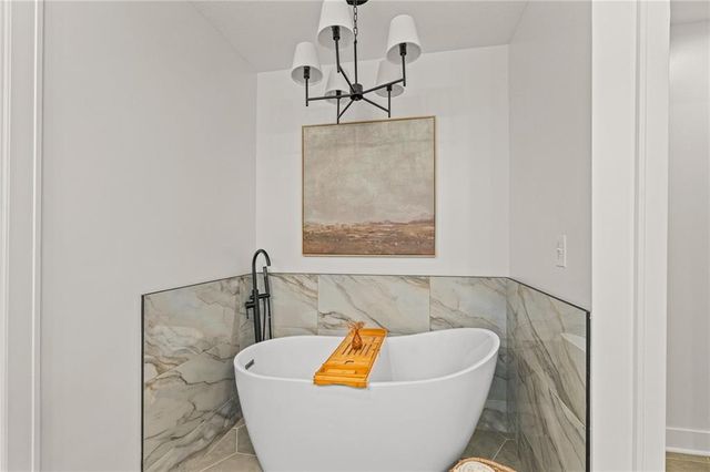 7205 W 101st Street, Overland Park, KS 66212