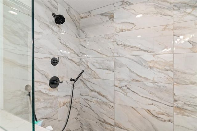 7205 W 101st Street, Overland Park, KS 66212