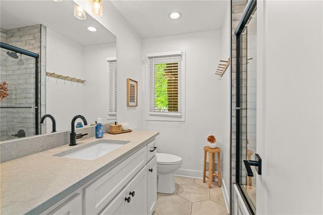 7205 W 101st Street, Overland Park, KS 66212