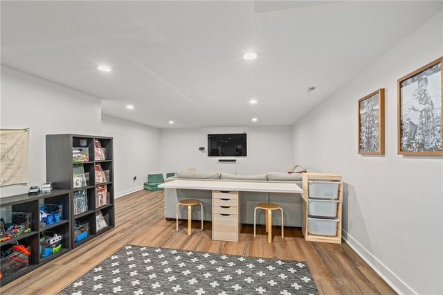 7205 W 101st Street, Overland Park, KS 66212