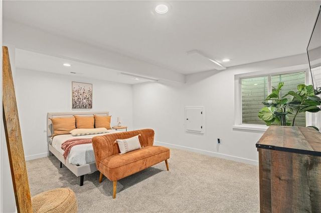 7205 W 101st Street, Overland Park, KS 66212