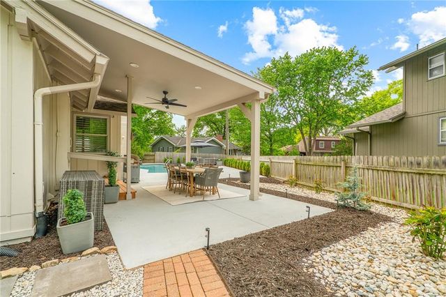 7205 W 101st Street, Overland Park, KS 66212