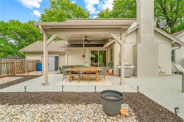 7205 W 101st Street, Overland Park, KS 66212