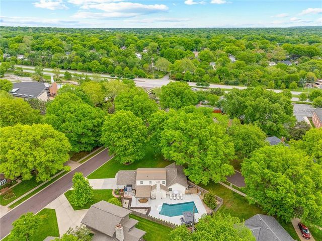 7205 W 101st Street, Overland Park, KS 66212