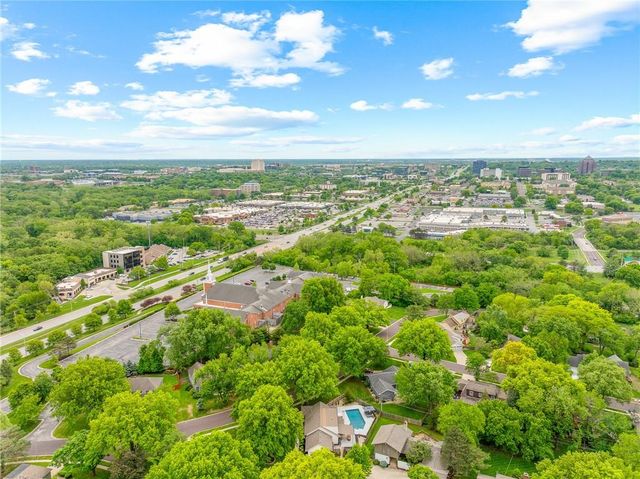 7205 W 101st Street, Overland Park, KS 66212