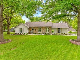 7205 W 101st Street, Overland Park, KS 66212