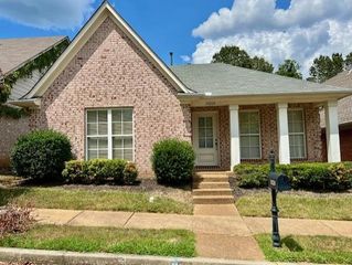 10224 MORNING HILL DR, Memphis, TN 38016