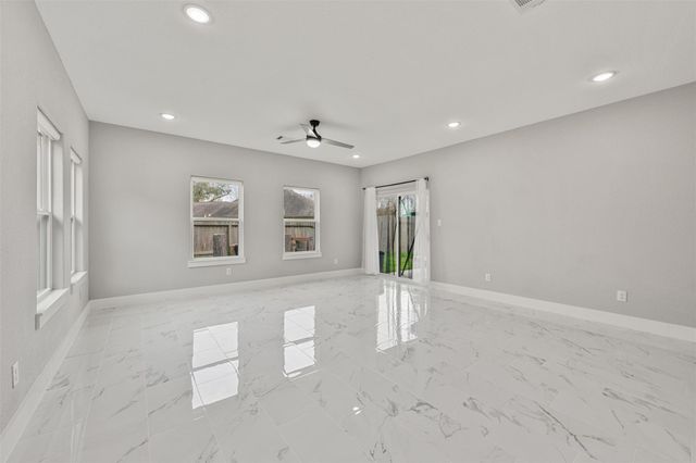 6626 Autumn Flowers Dr, Katy, TX 77449