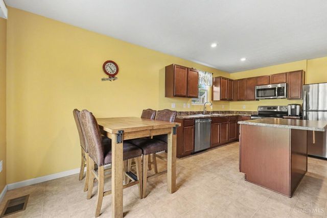 157 Wooded Ridge Drive, Batavia Twp, OH 45102