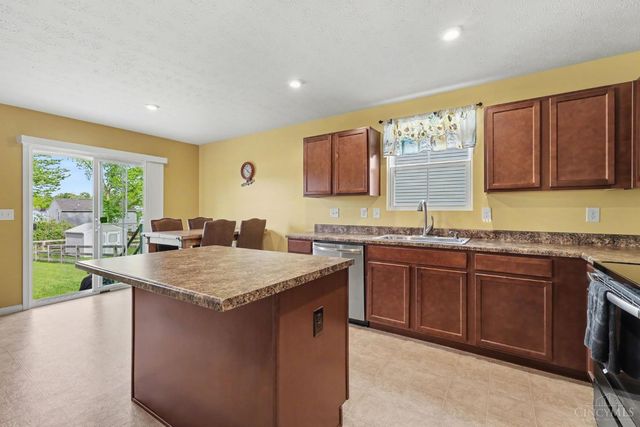 157 Wooded Ridge Drive, Batavia Twp, OH 45102